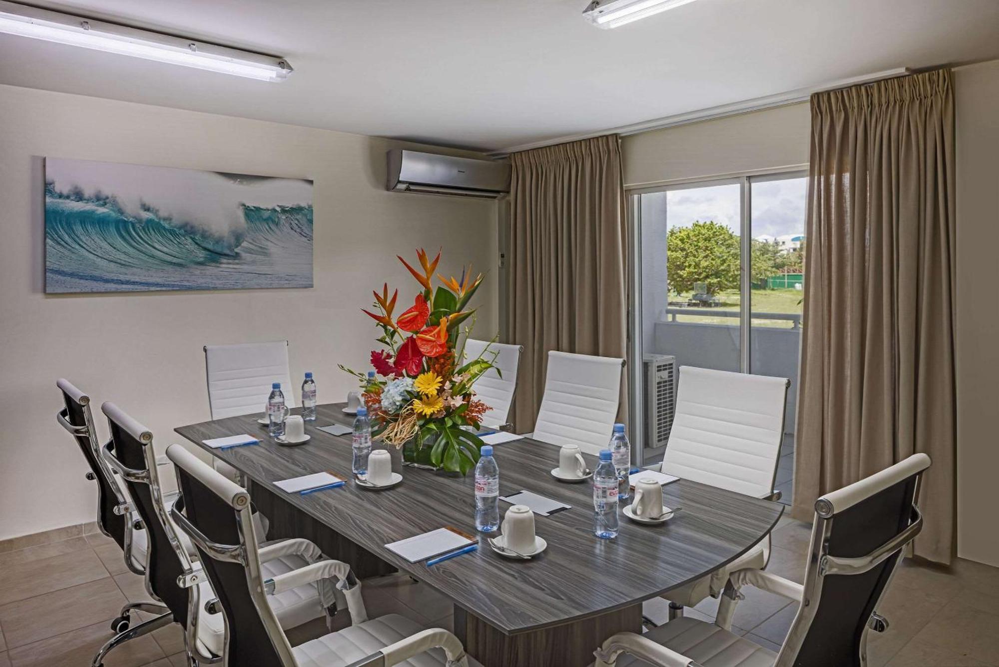 The Atrium Beach Resort And Spa, Ascend Hotel Collection Simpson Bay Ngoại thất bức ảnh