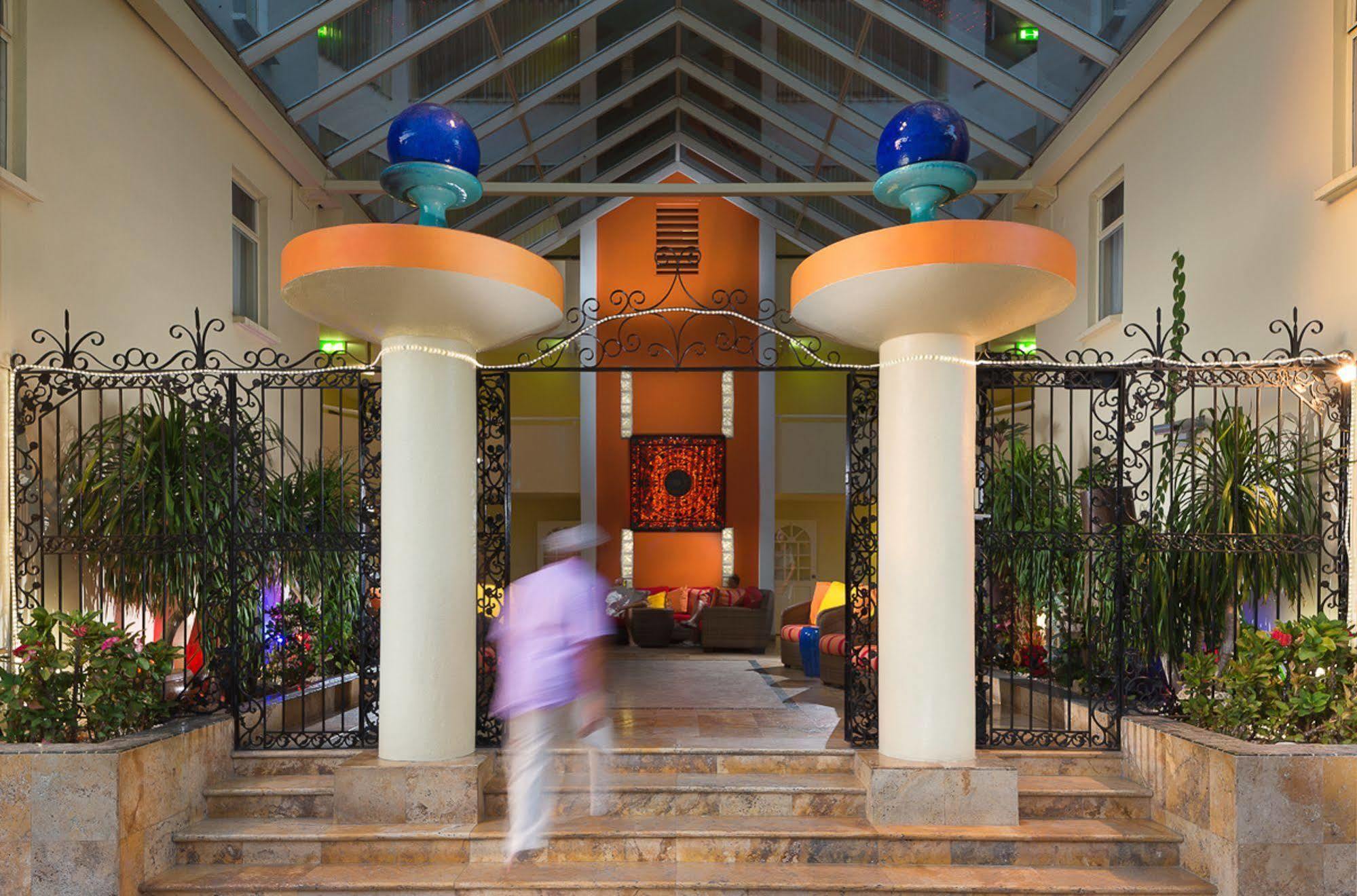 The Atrium Beach Resort And Spa, Ascend Hotel Collection Simpson Bay Ngoại thất bức ảnh